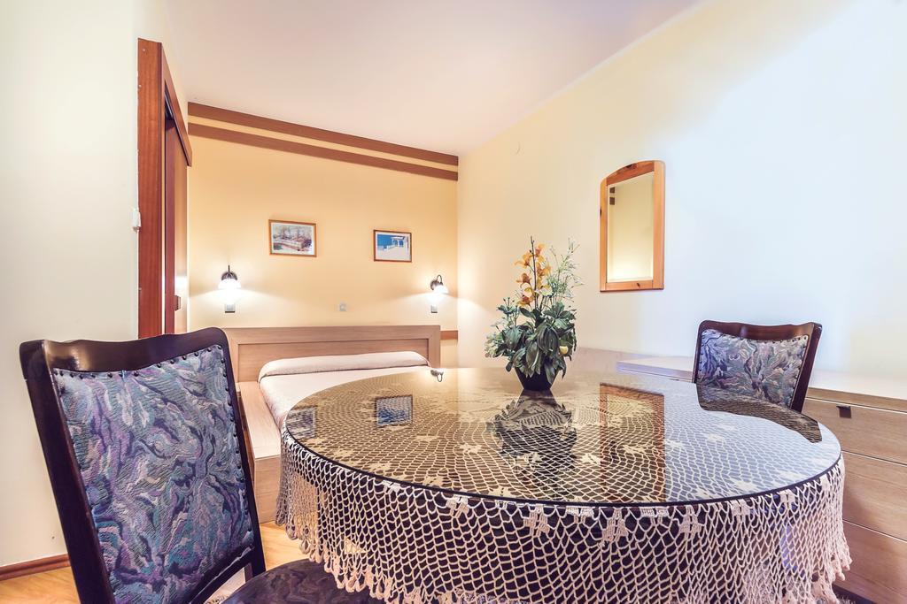 Villa Roses Apartments & Wellness Ičići Eksteriør billede