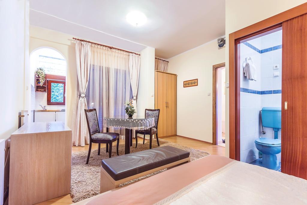 Villa Roses Apartments & Wellness Ičići Eksteriør billede