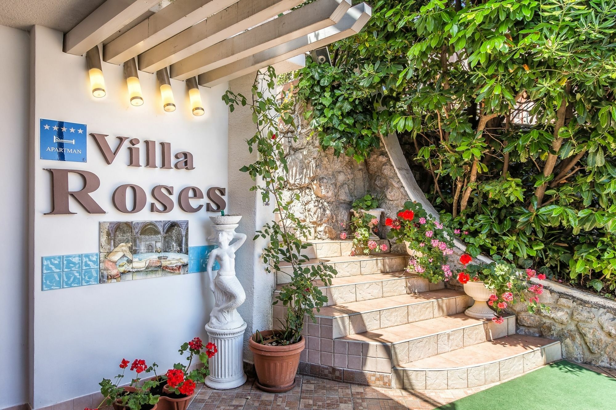 Villa Roses Apartments & Wellness Ičići Eksteriør billede